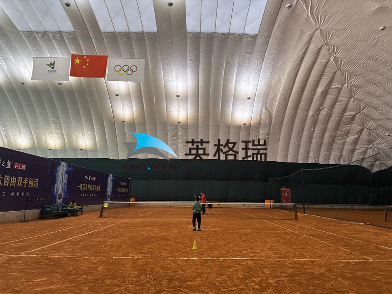 冬日打球自由！氣膜網(wǎng)球館也太香了吧